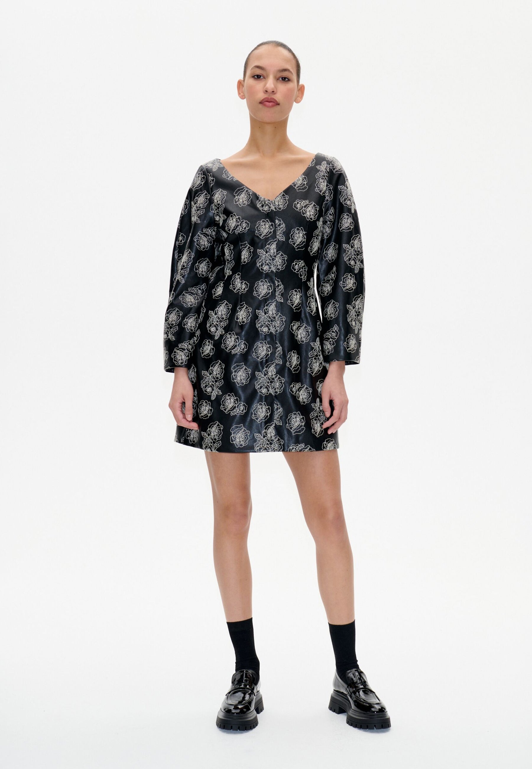 Arohi Minikleid | Black Stitch Flower