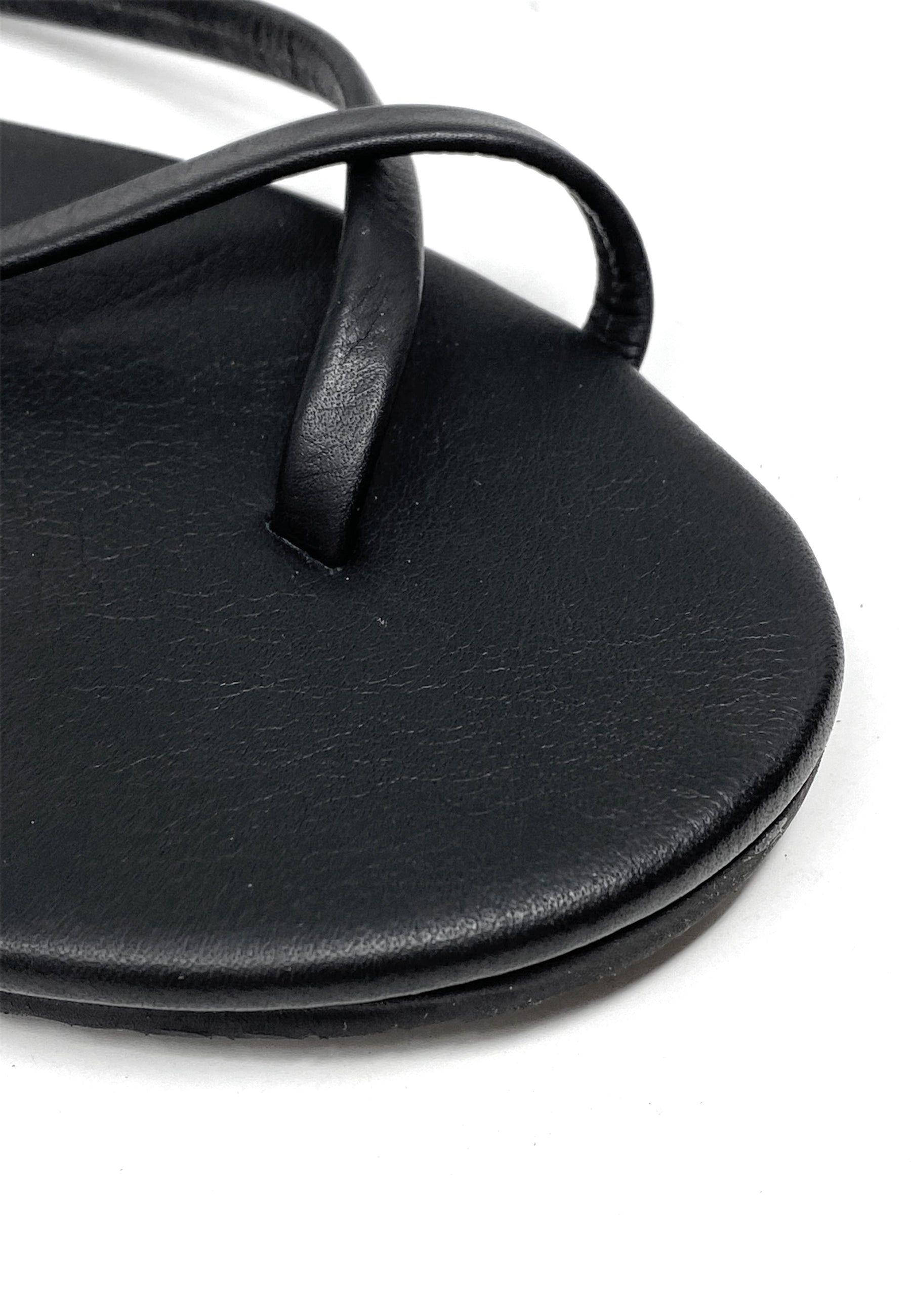 String toe separator mules | Black