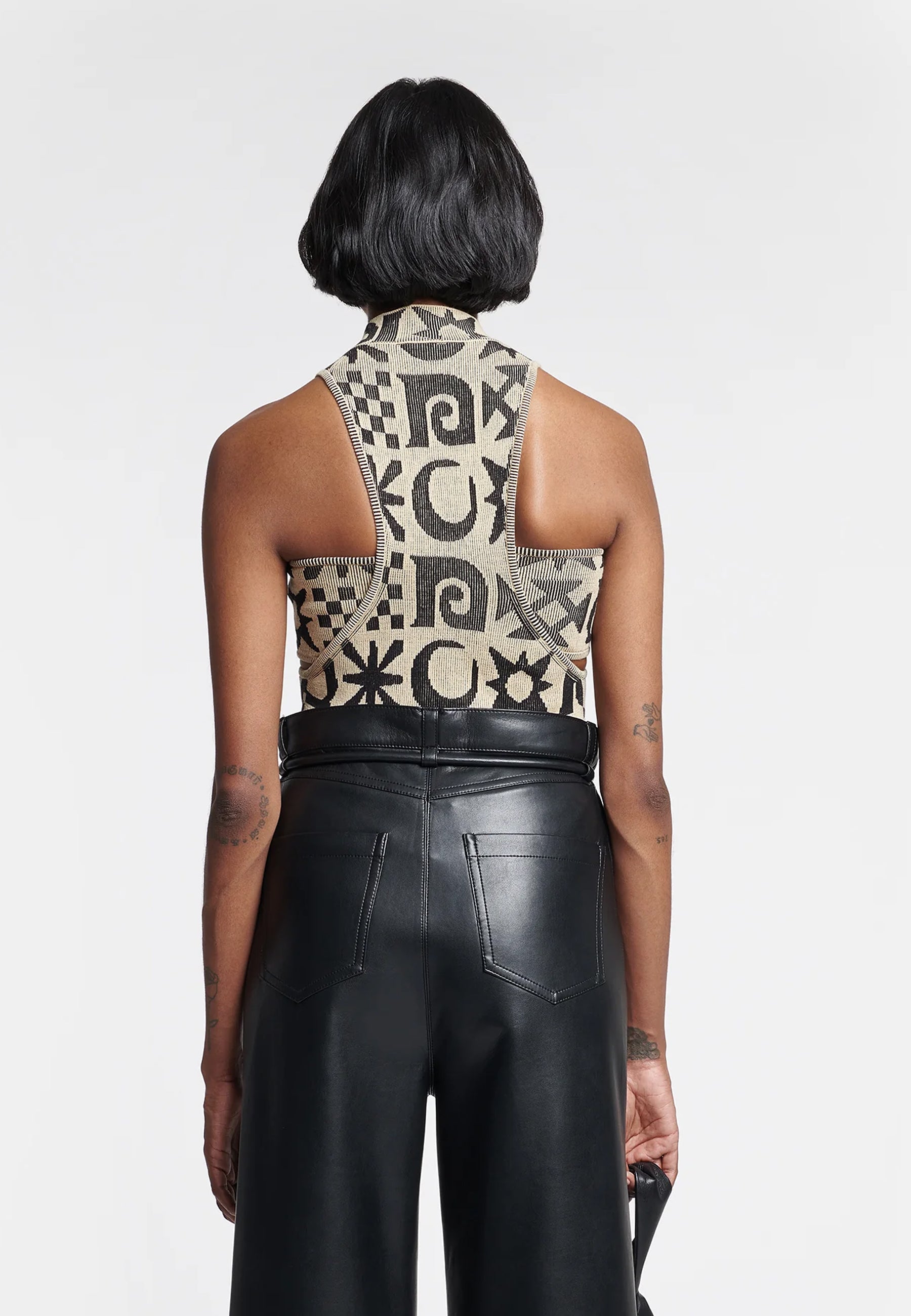 Maraj Top | Creme Black Kopjafa