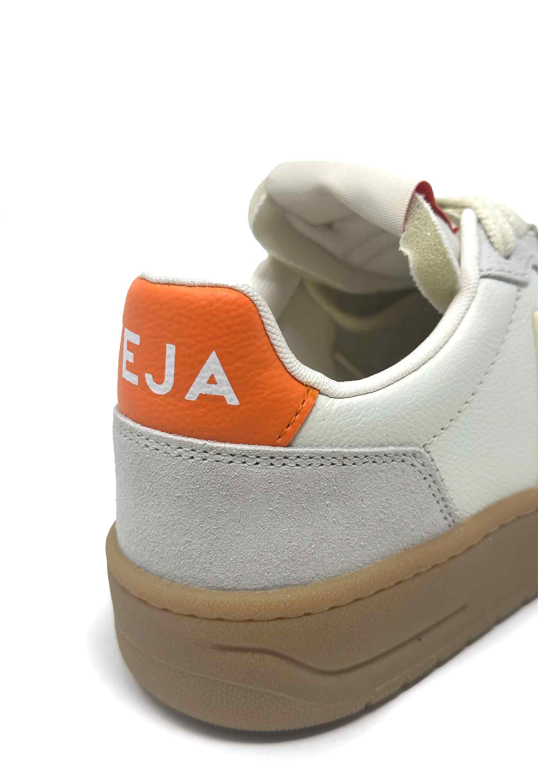V82 Sneaker | Calcaire
