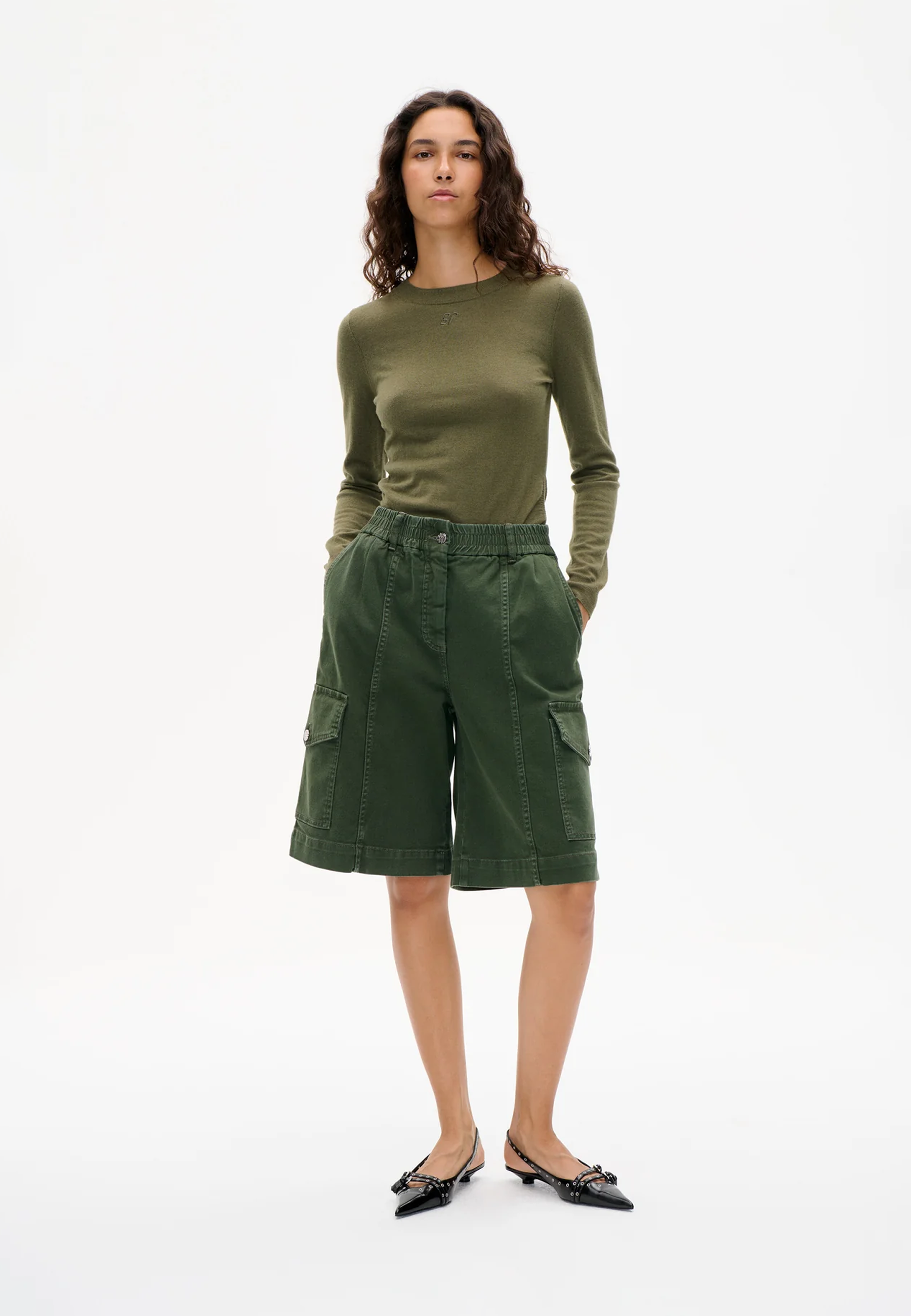 Neeto Wide Leg Fit Bermuda | Rosin Green