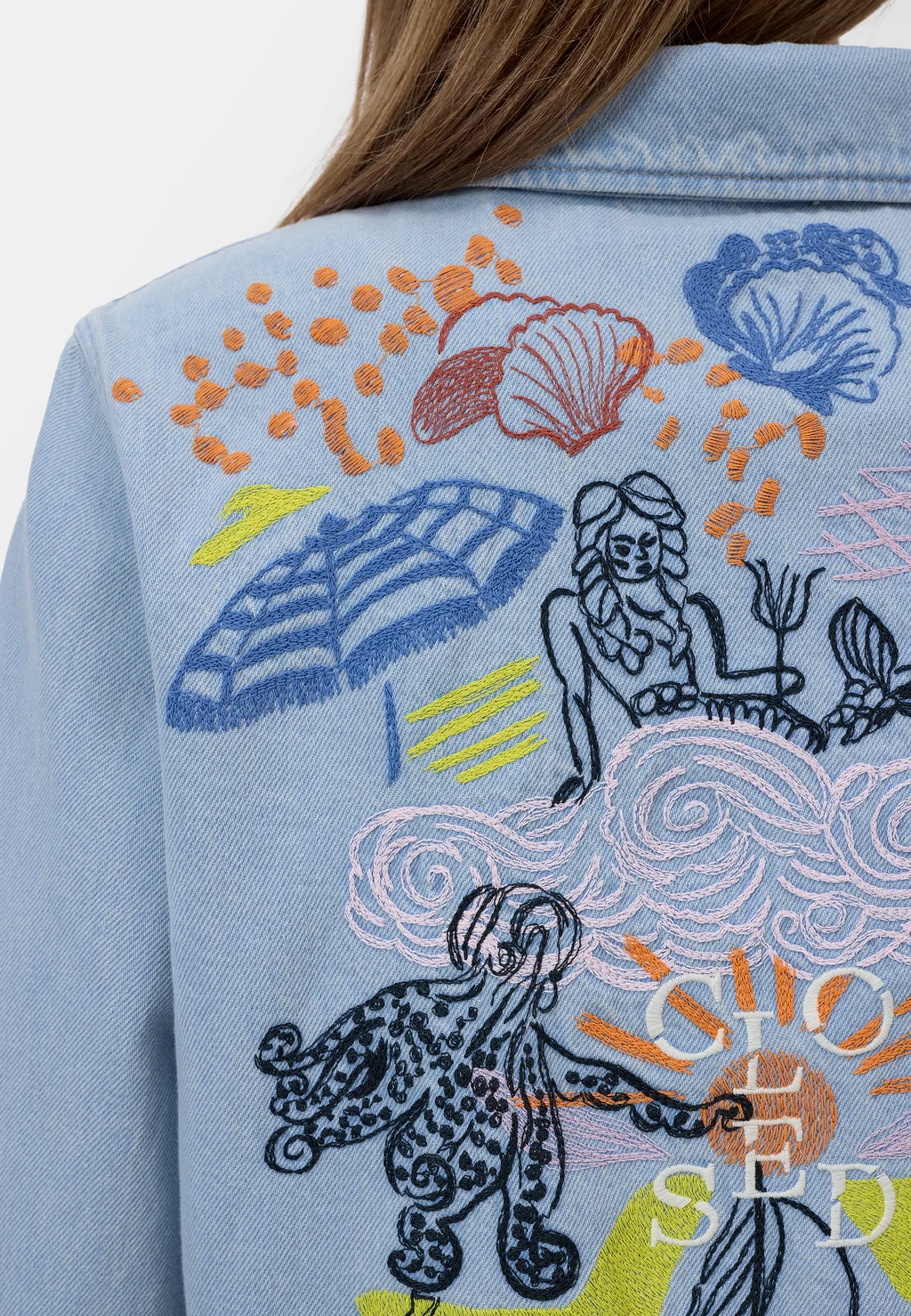 C94375 Beskåret klassisk bluse | Lyseblå