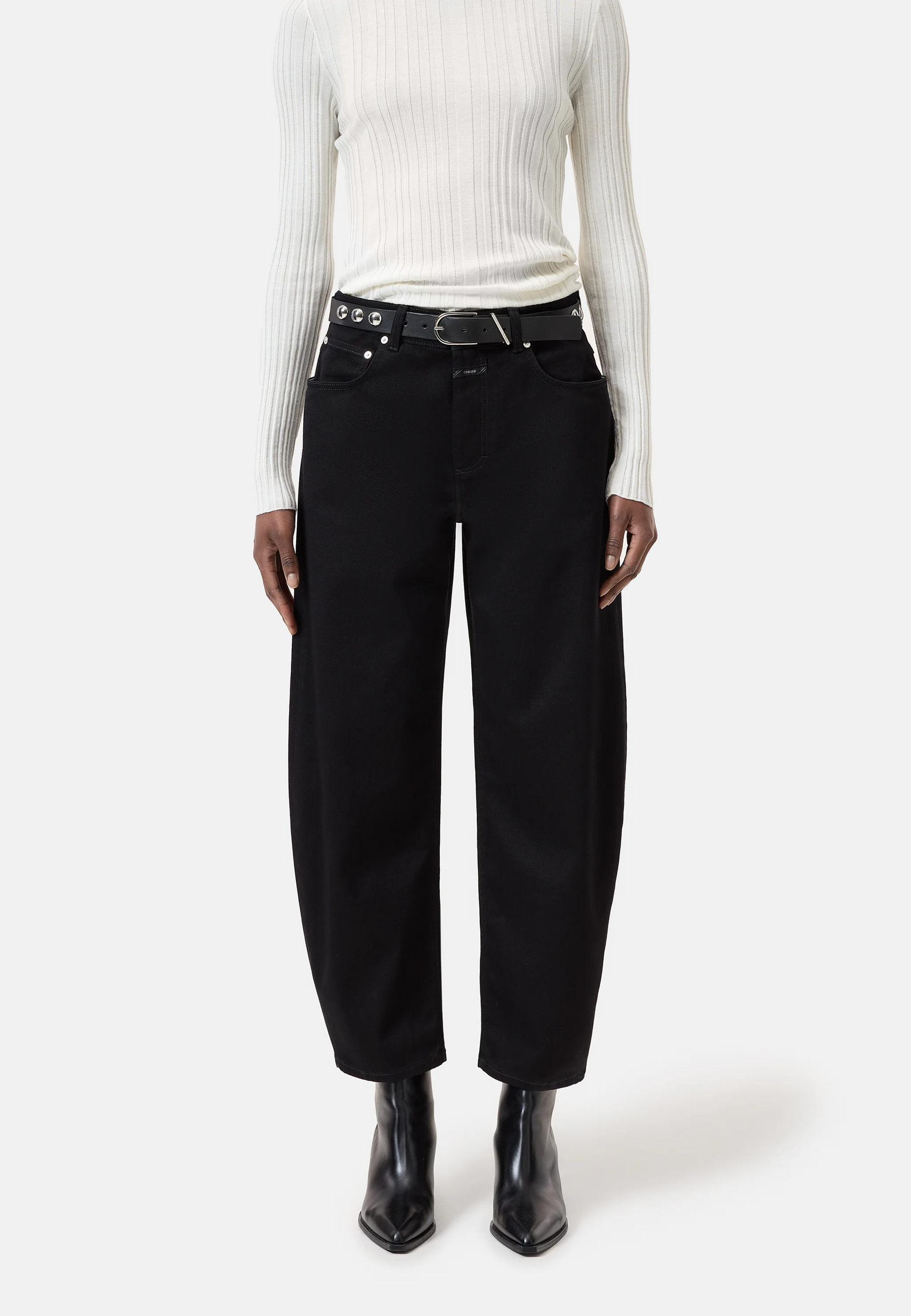 Jazzie Barrell Fit Jeans | Black