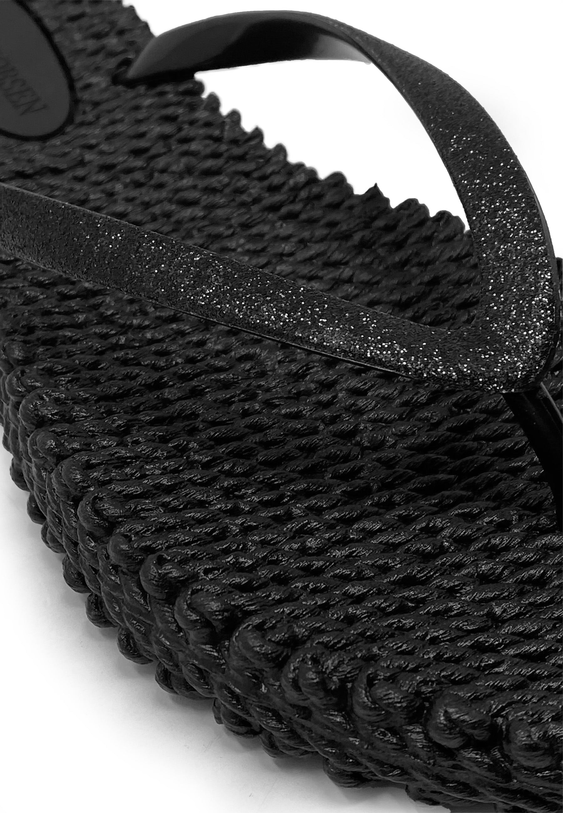 Cheerful 01 Zehentrenner Sandale | Black