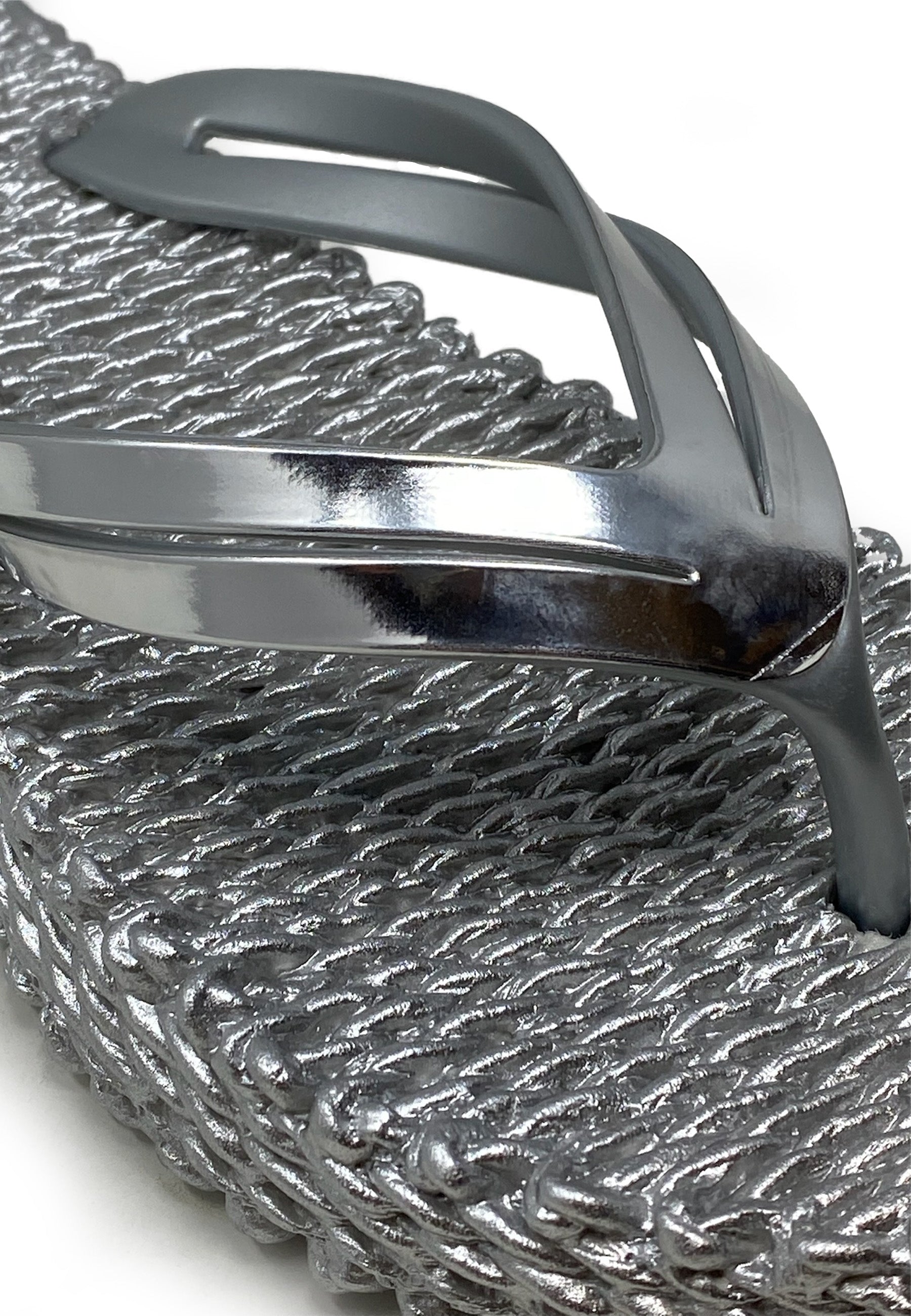 Cheerful 08M toe separator sandal | Silver