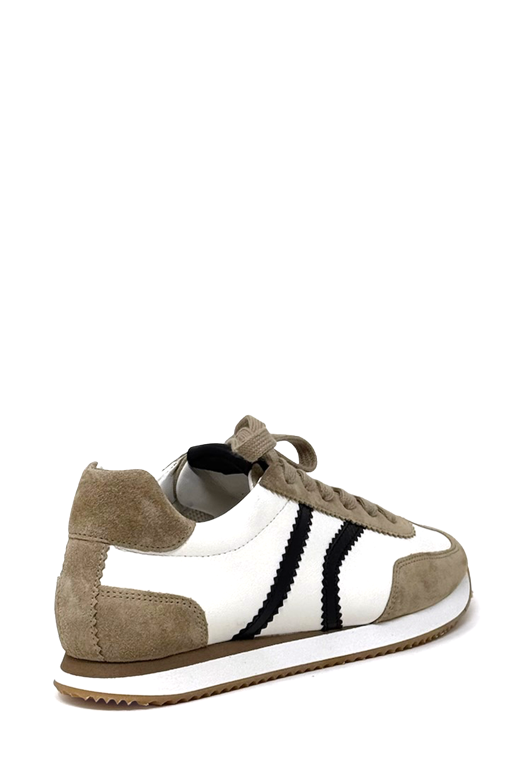 MUI Sneaker | Nuts Butter Black