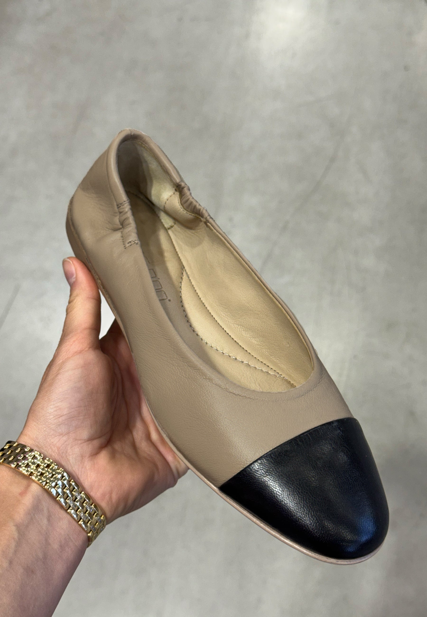 0833F Giorgia Ballerina | Nero Soft Mocha Glove