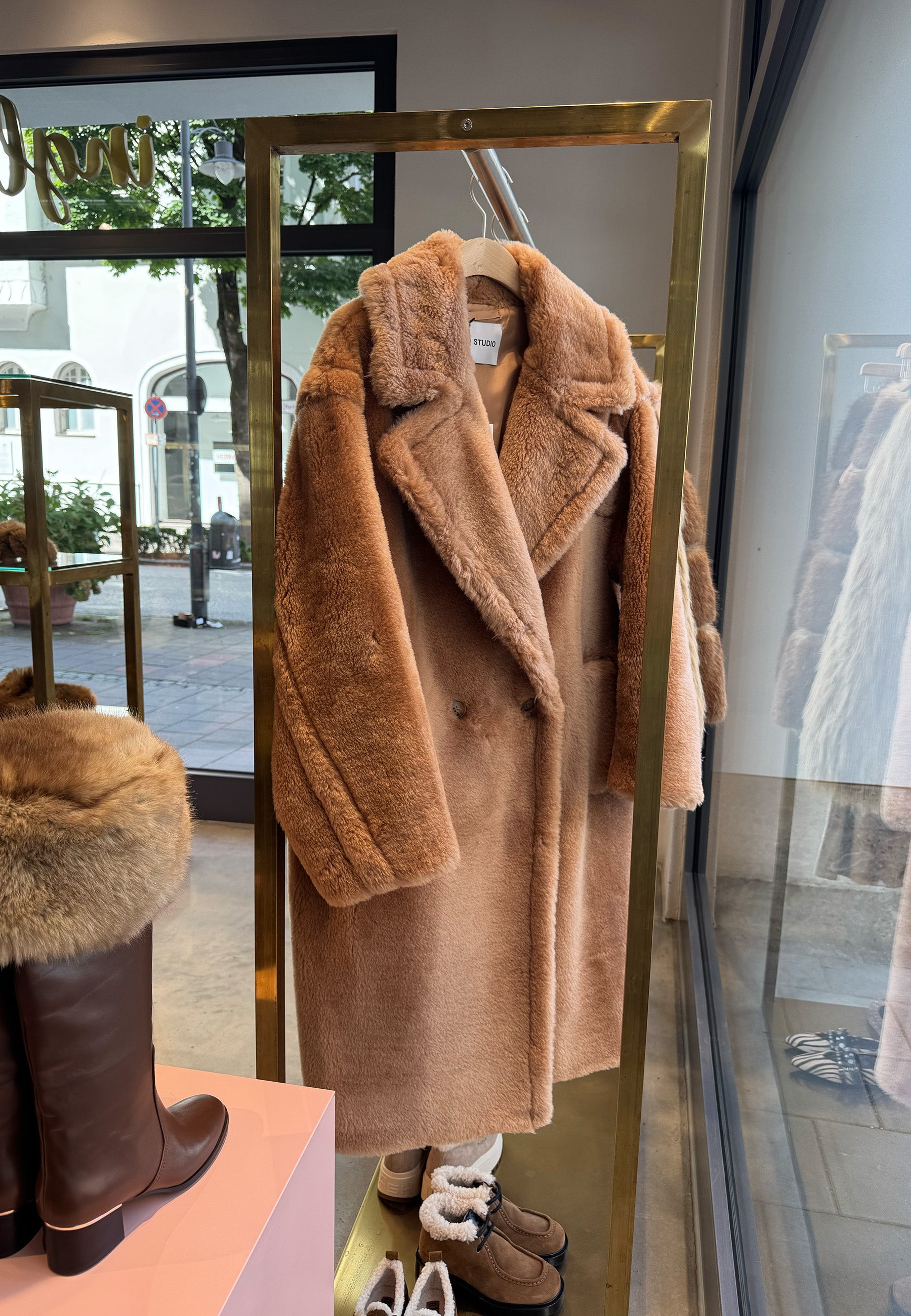 Biba Fake Fur Mantel | Beige