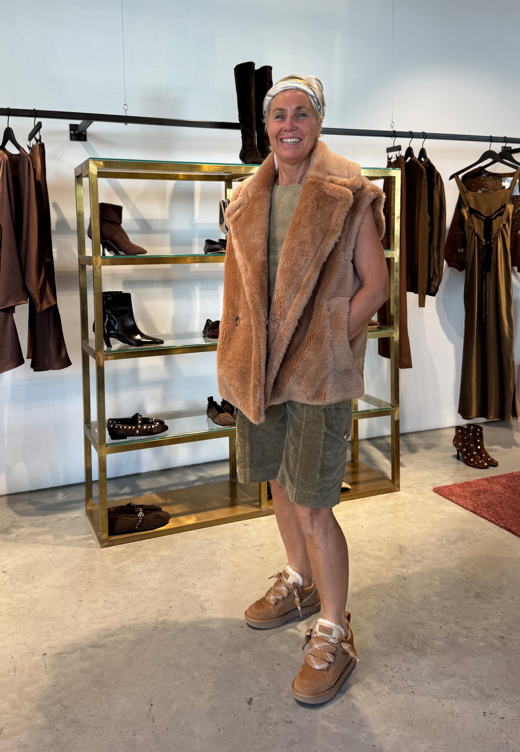 Clary imiteret pelsvest | Beige