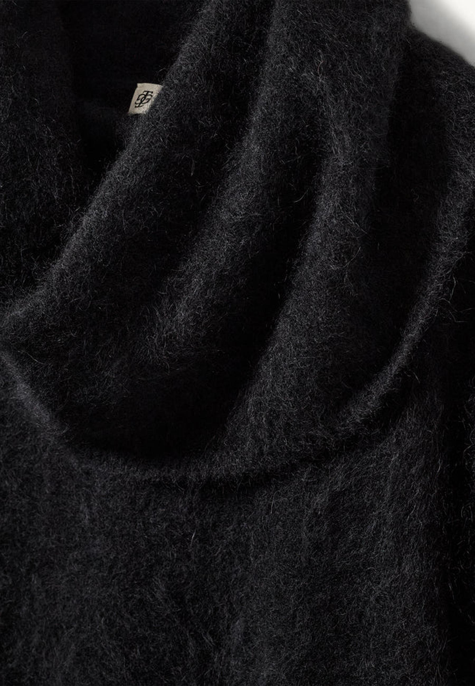 Roma Argyle Knit Pullover | Raw Black Artwork
