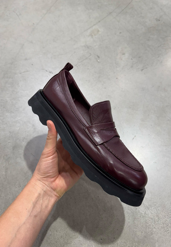 2205 Nicky Loafer | Bordeaux Glove