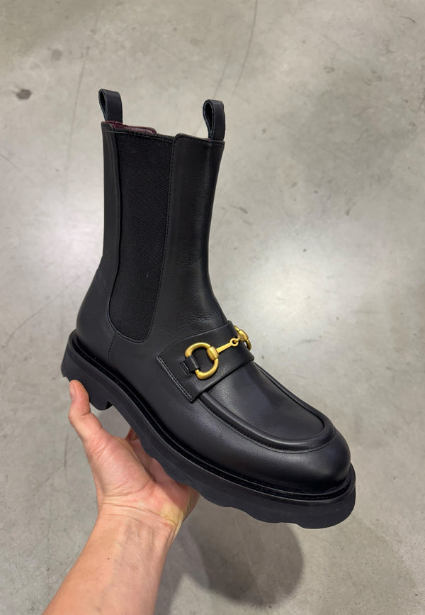 2282 Nicky Chelsea Boot | Nero Seta