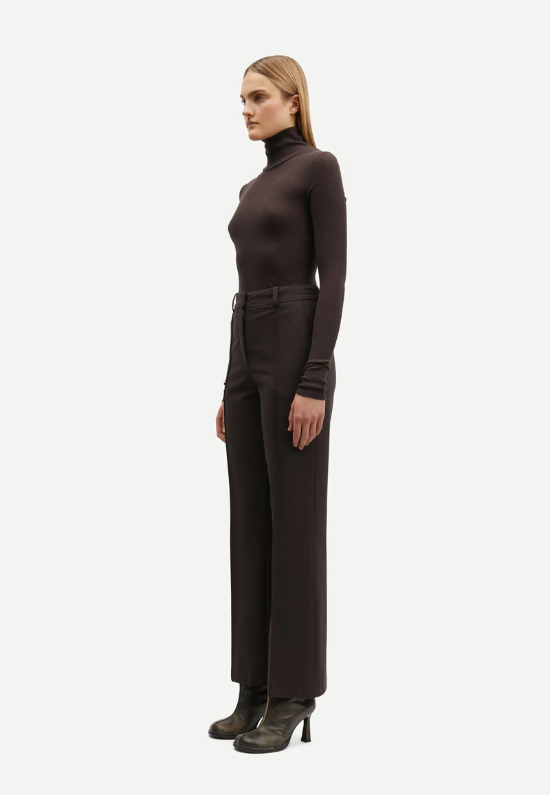 Sasonnet turtleneck longsleeve | Chocolate cake