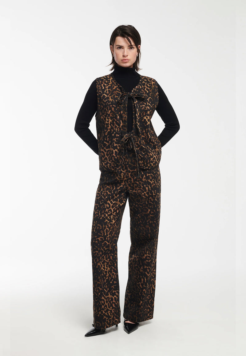 Eleni Weste | Leopard