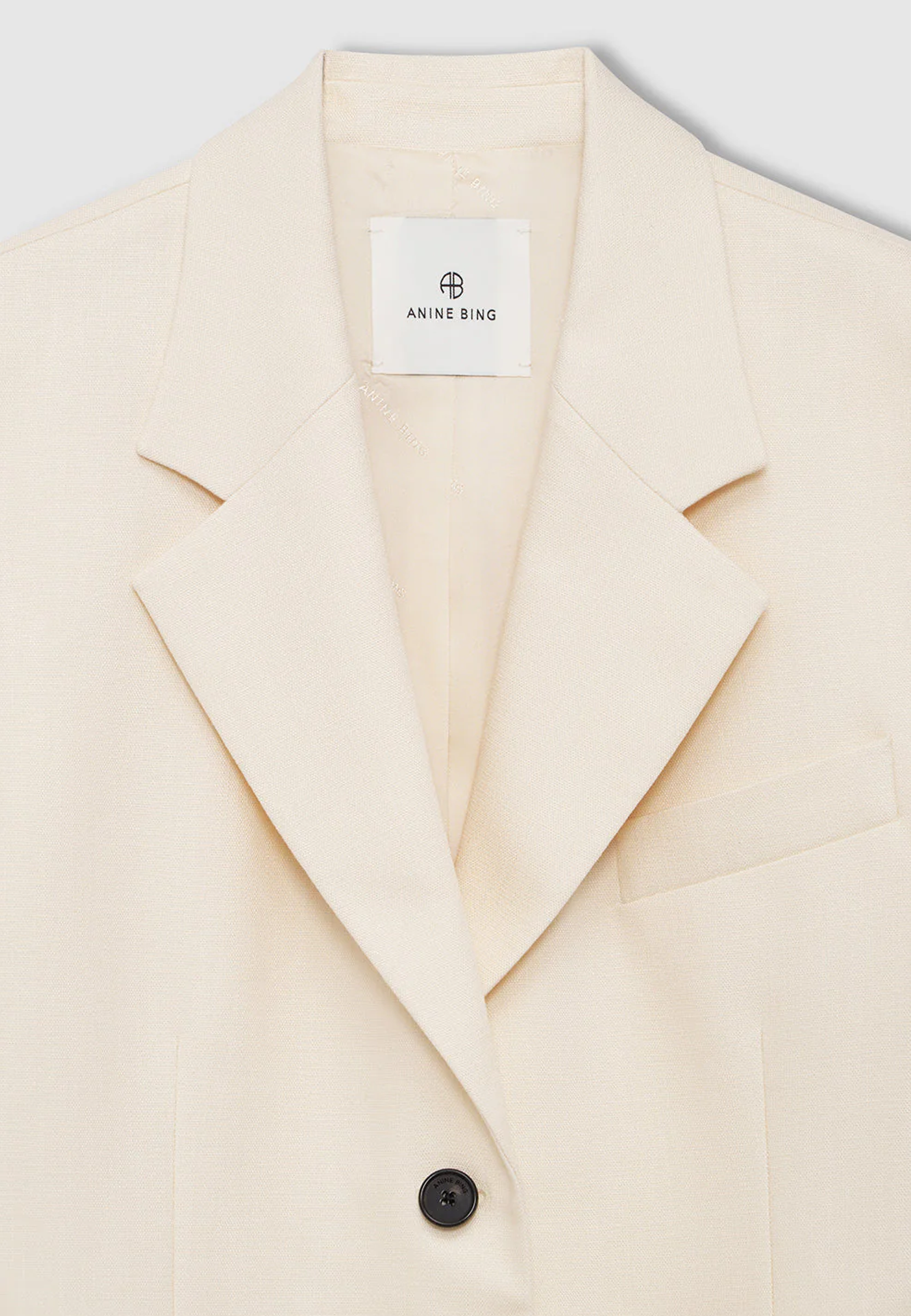Sara Weste | Cream