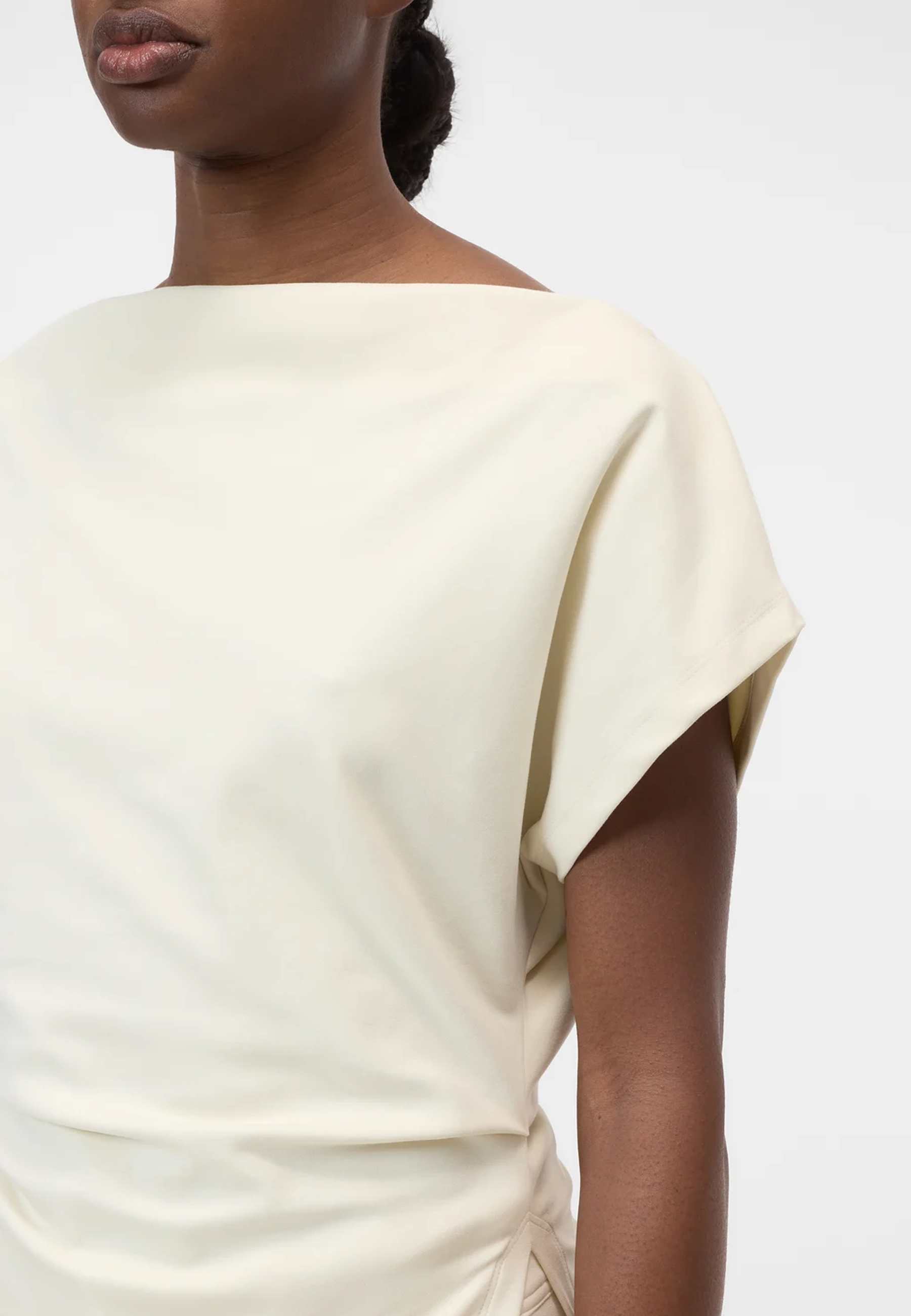 C95397 T-shirt med bare skuldre | Witherite Beige