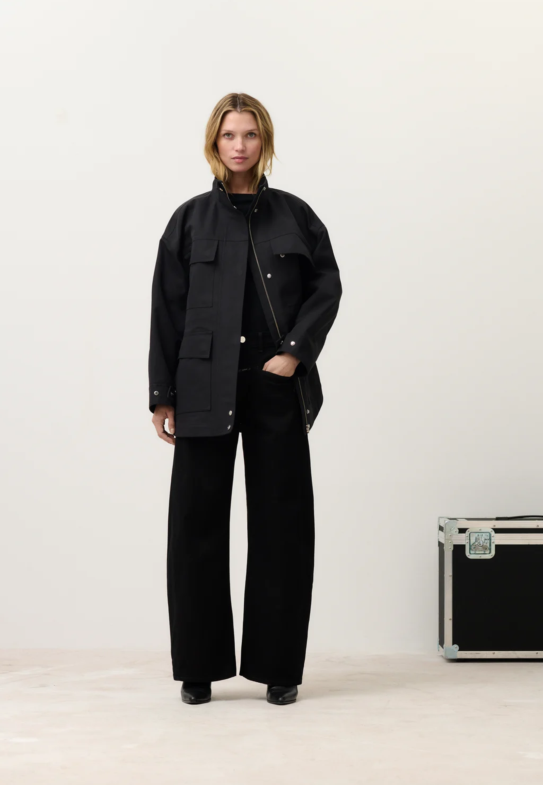 Tori-X Jeans med vide ben | Sort