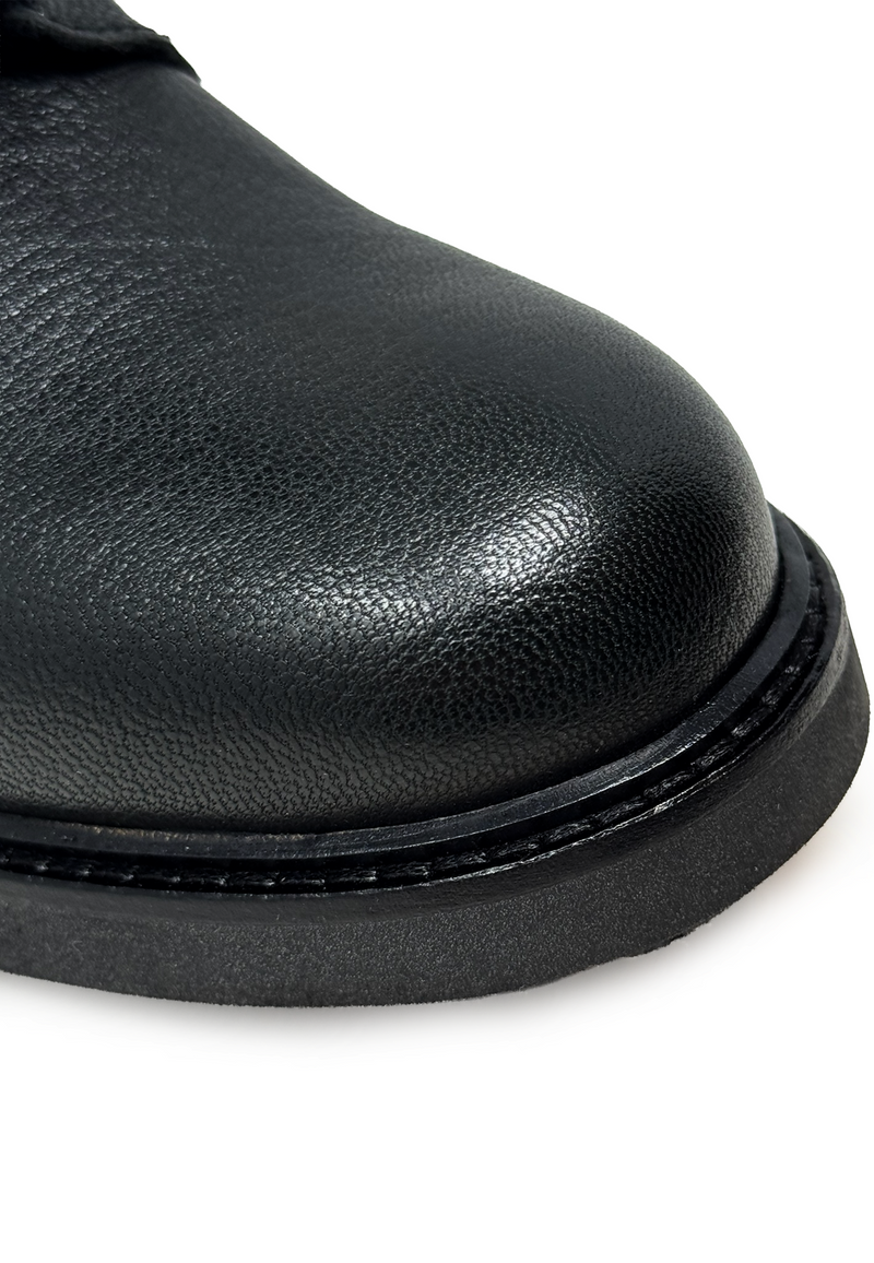 CORA34A Schnürboot | Black