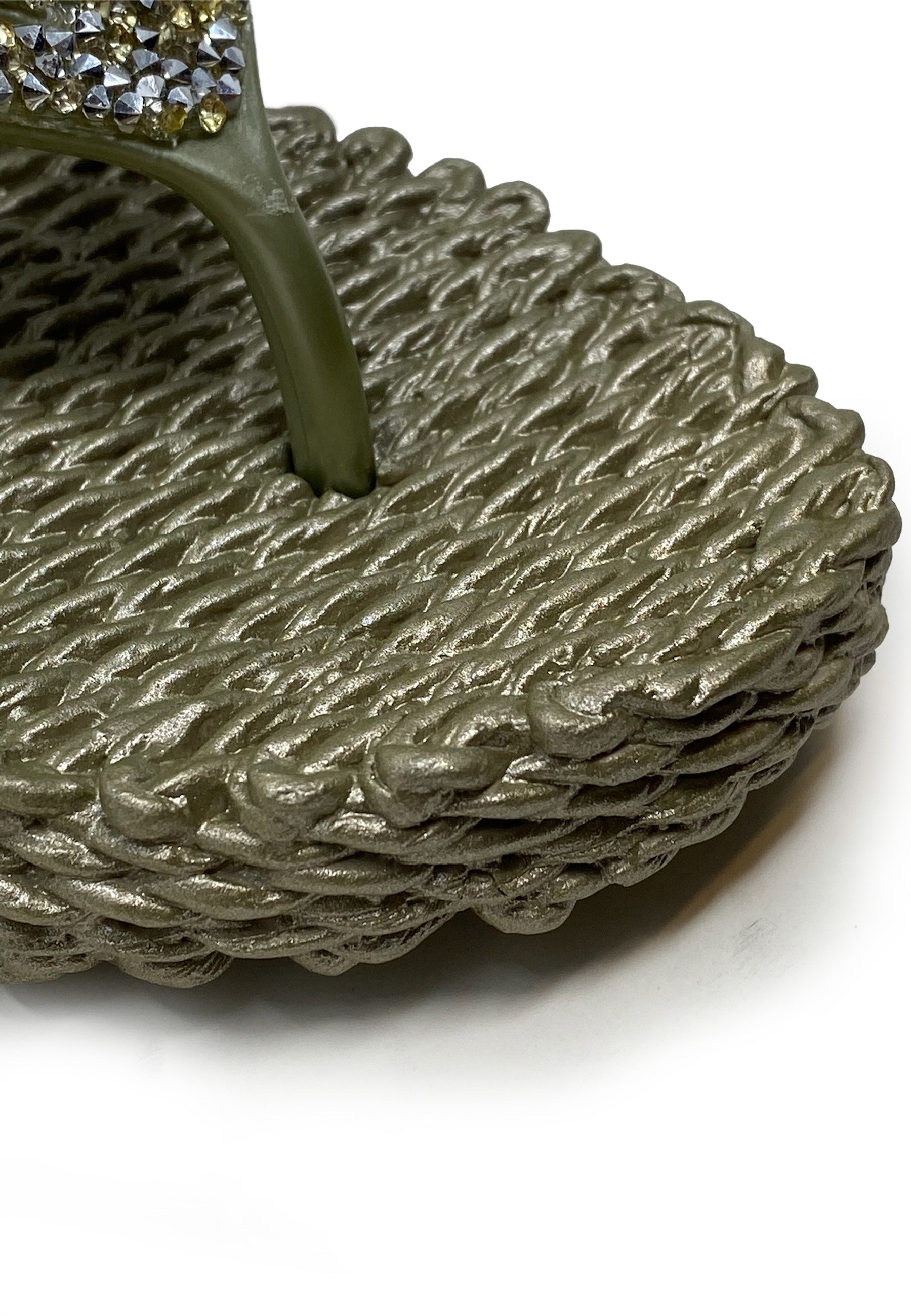 Cheerful 15 Flip Flops | Platinum