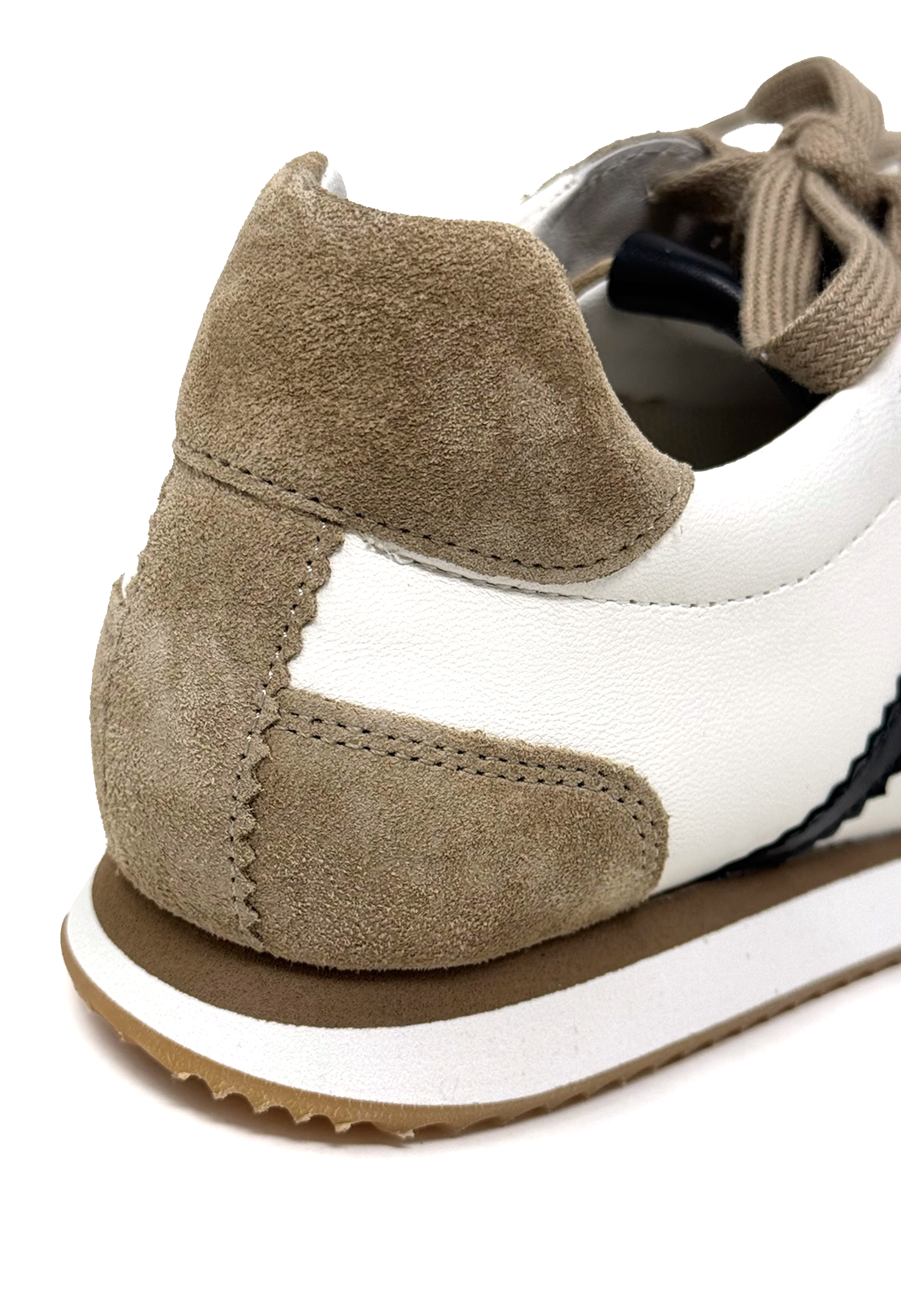 MUI Sneaker | Nuts Butter Black