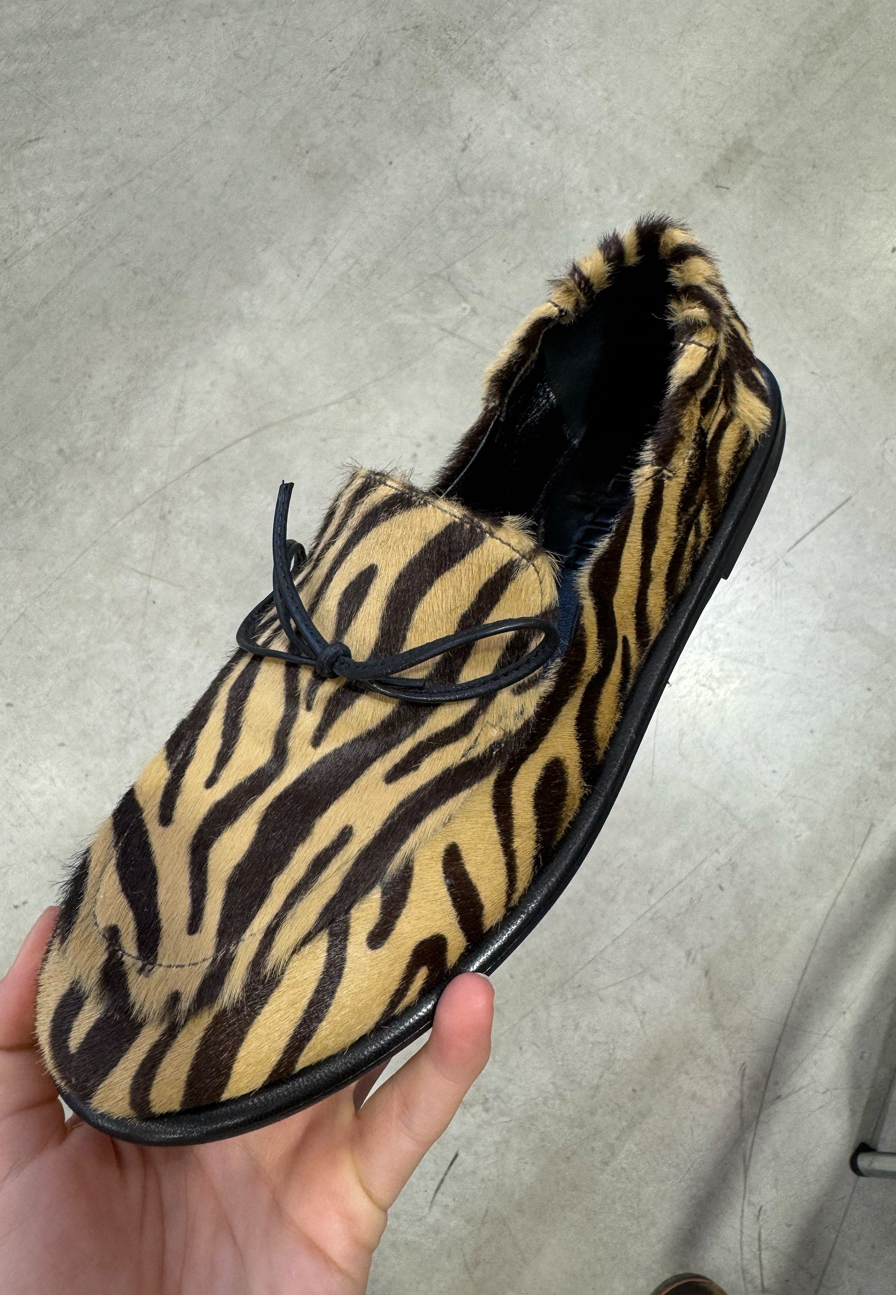1125 Mia Loafer | Zebra Cappuccino