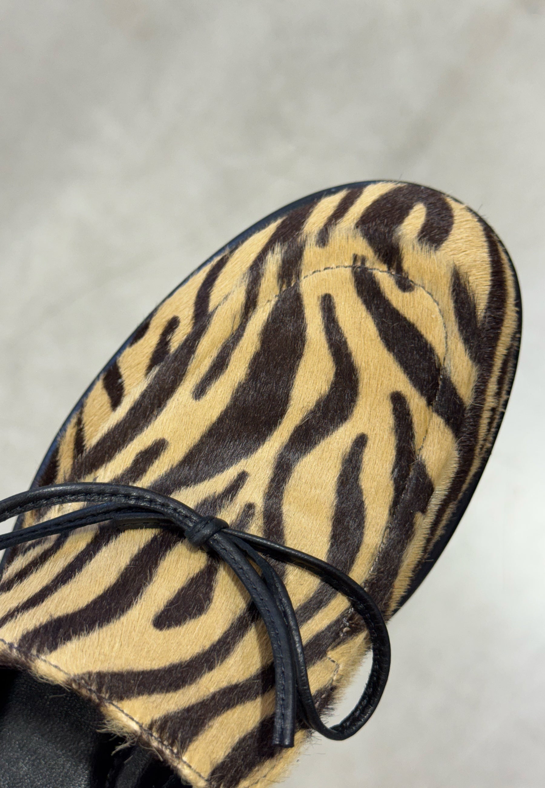 1125 Mia Loafer | Zebra Cappuccino