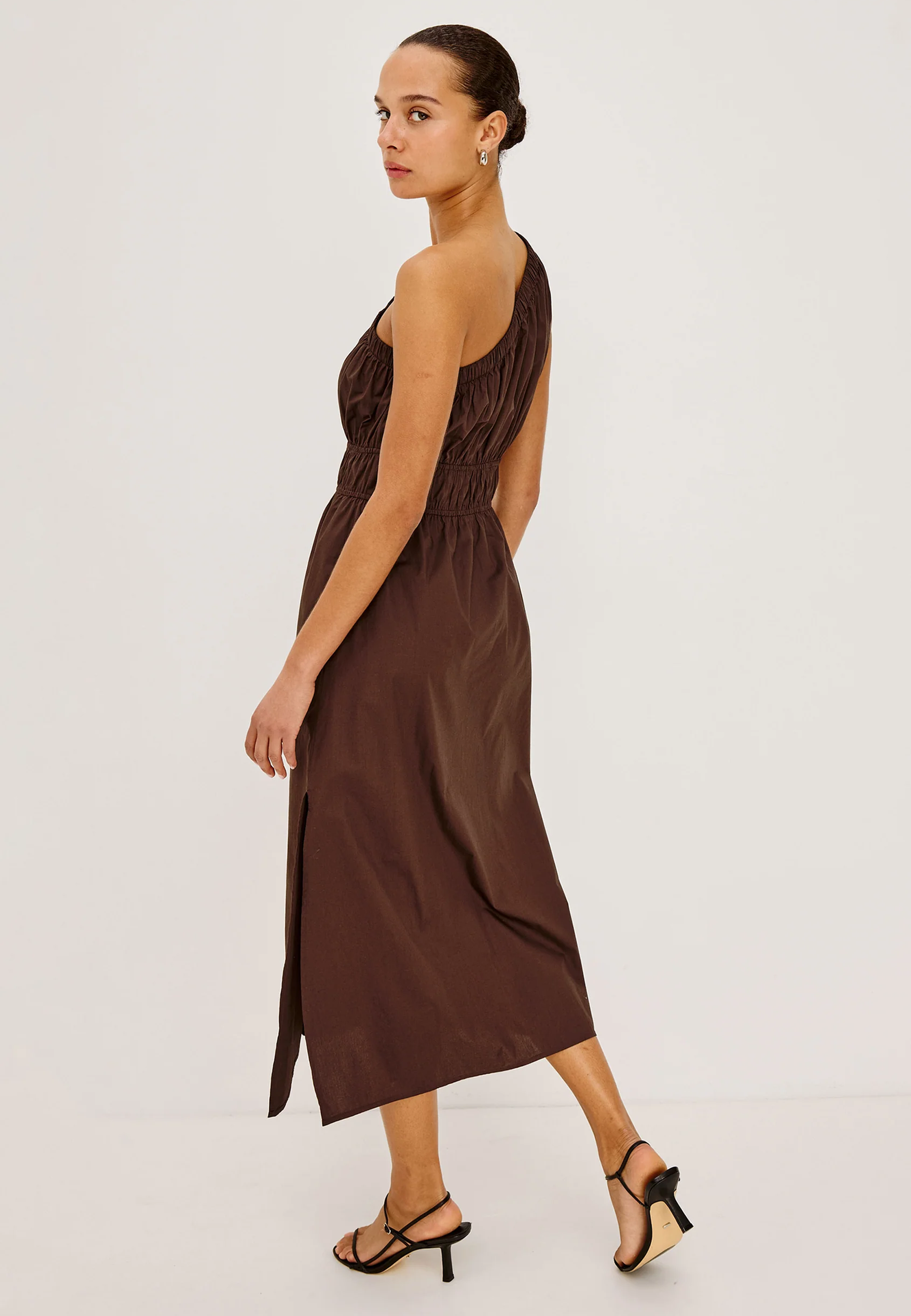 Selani Oneshoulder Midikleid | Espresso
