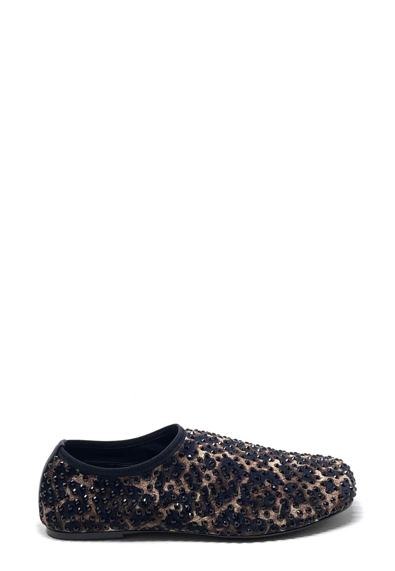 R20 Stud Slip On | Africa Black Leo