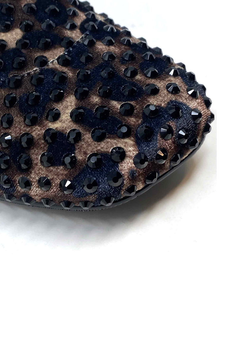 R20 Stud Slip On | Africa Black Leo