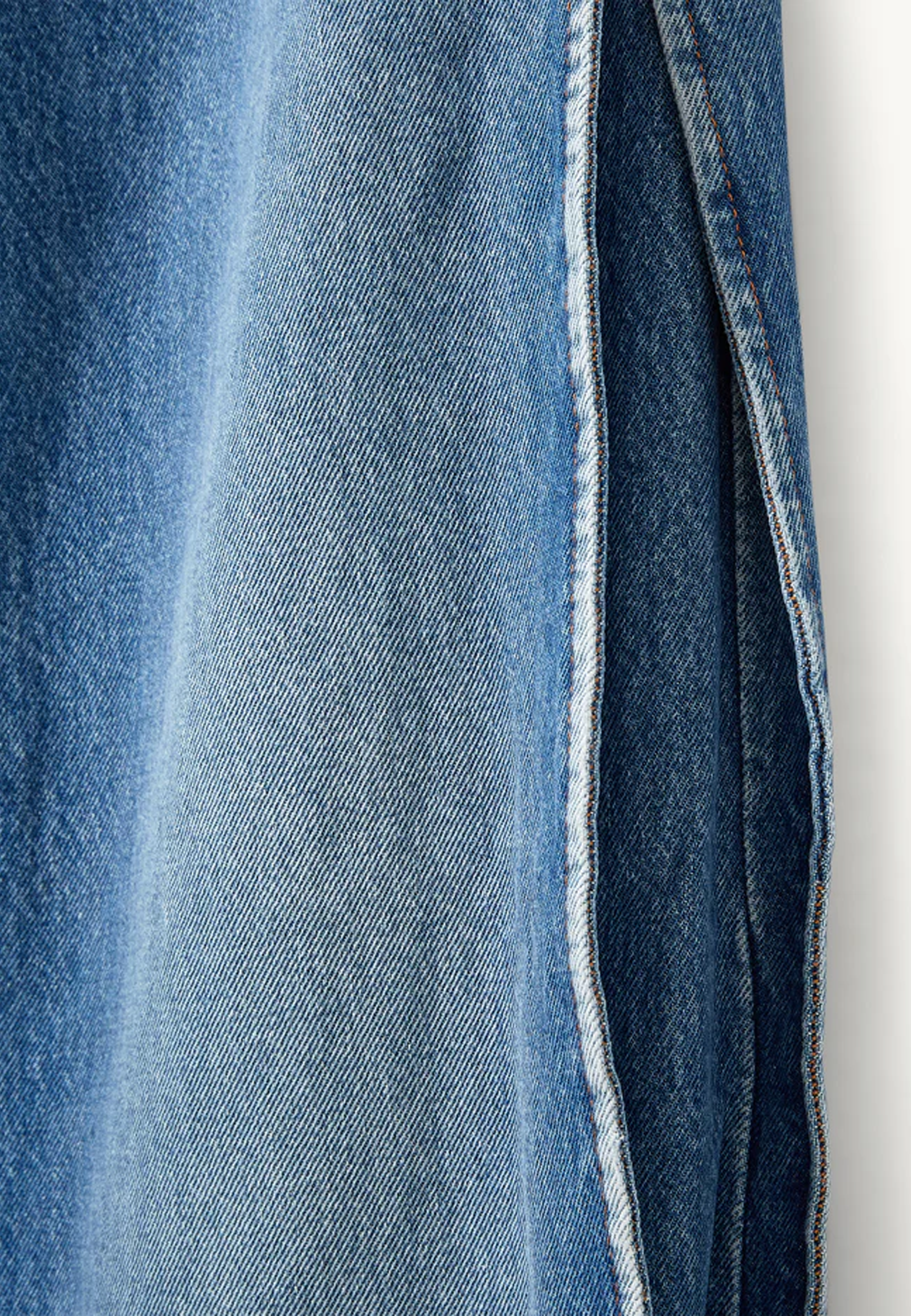 Darcy Barrel Jeans | Washed Blue